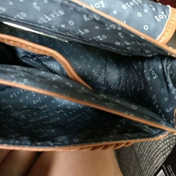 Olivia + Joy Tan crossbody Purse - Picture 4 of 5